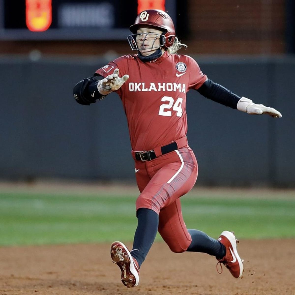 WCWS: Oklahoma downs Louisiana-Lafayette