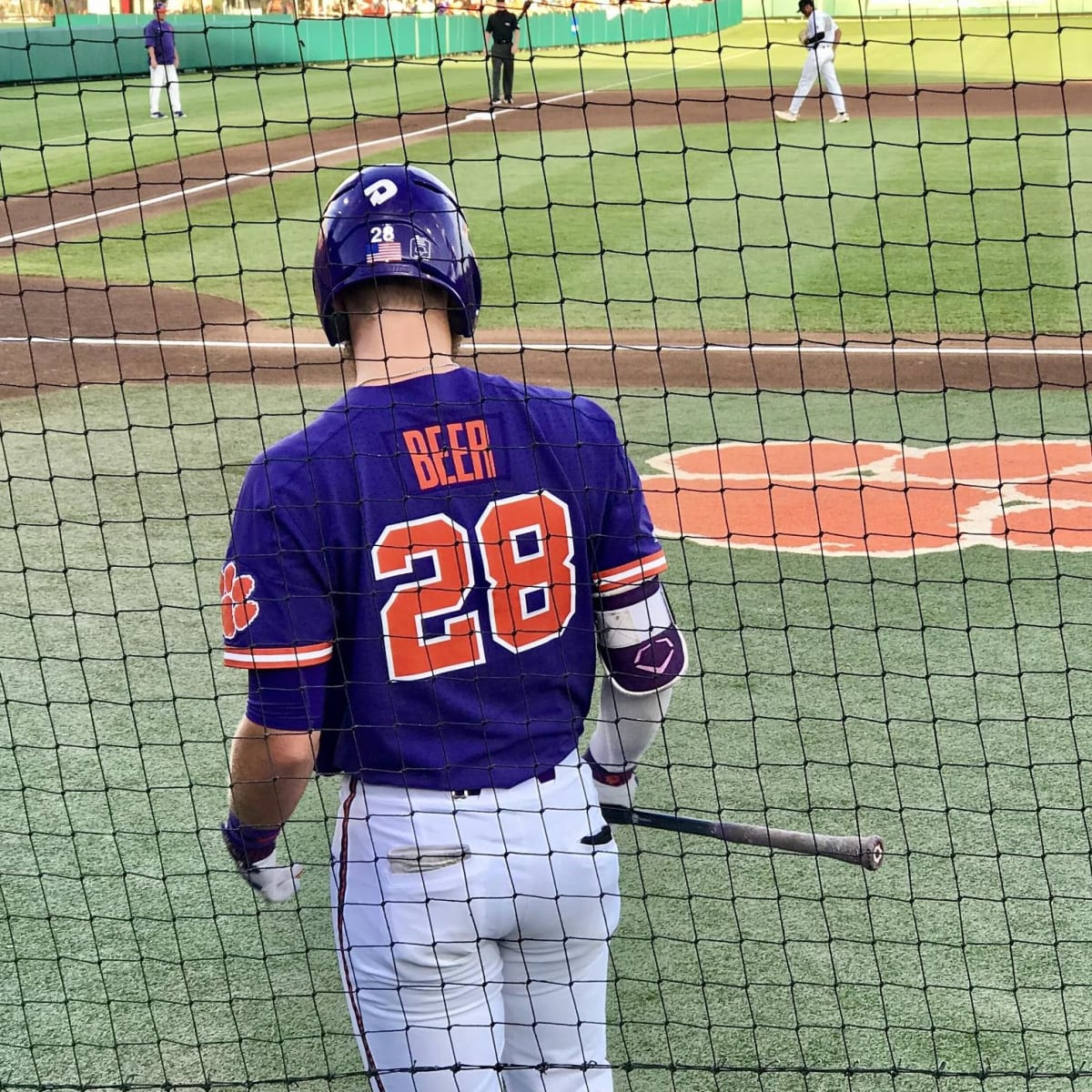 Clemson baseball rallies to win rivalry series against South Carolina