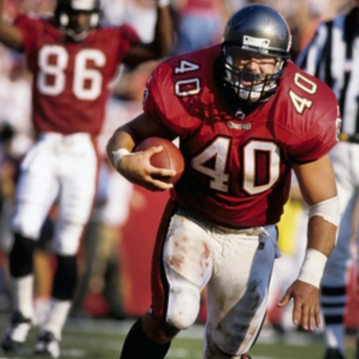 Mike Alstott: “The A-Train” Inducted into the Bucs Ring of Honor – Florida  National News