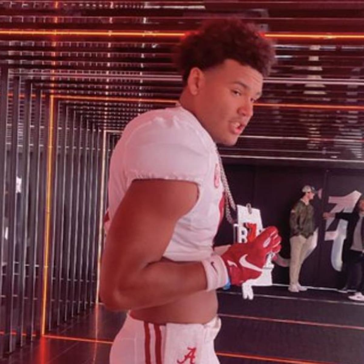 Alabama football lands 2023 5-star and No. 1 edge rusher Keon Keely