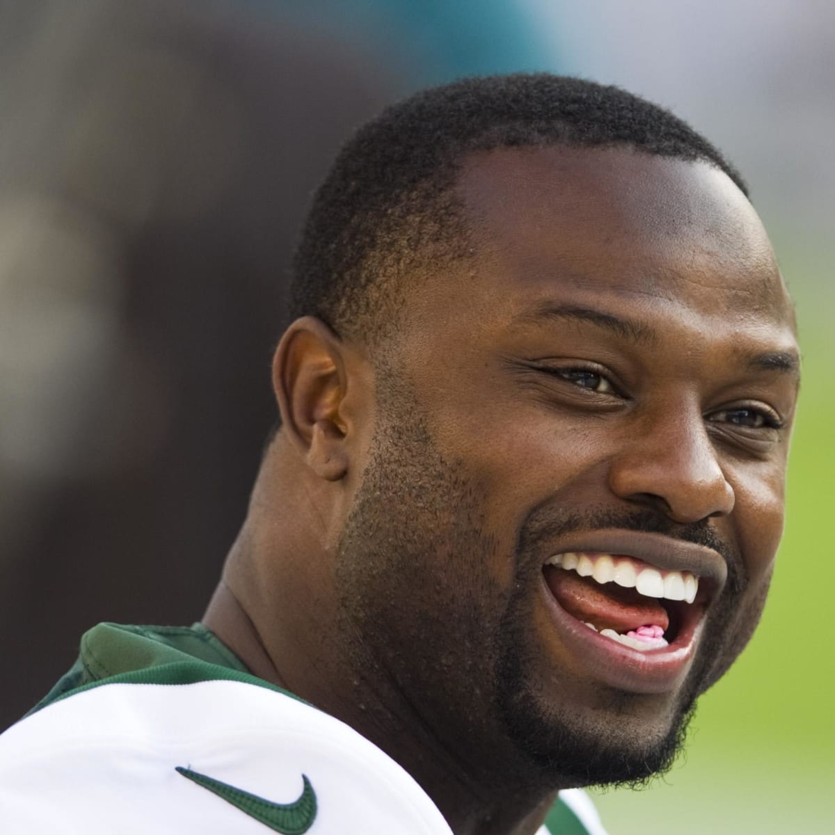 Bart Scott promises to shave off eyebrow if the Eagles defeat 49ers