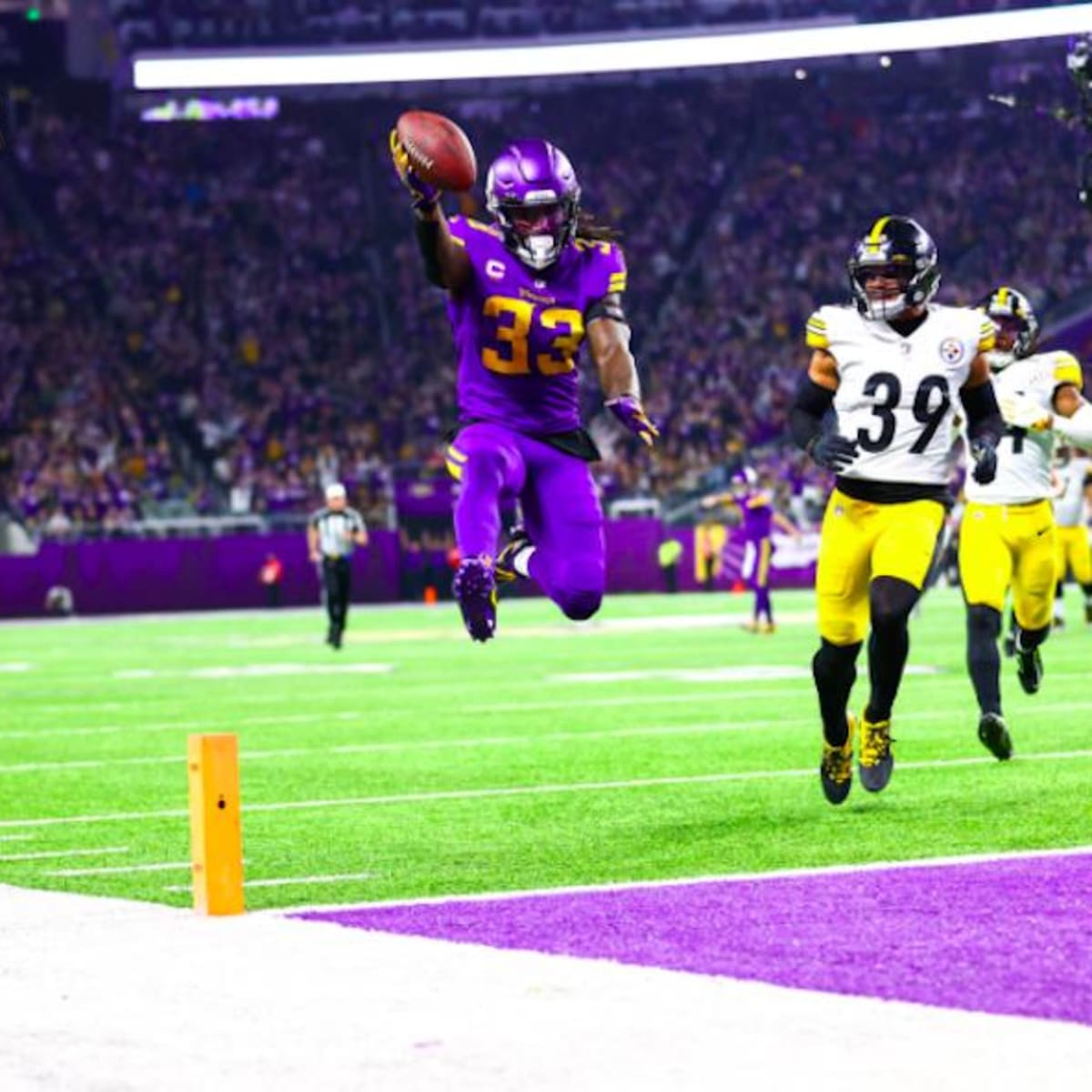 Returning Dalvin Cook leads Vikings past Steelers