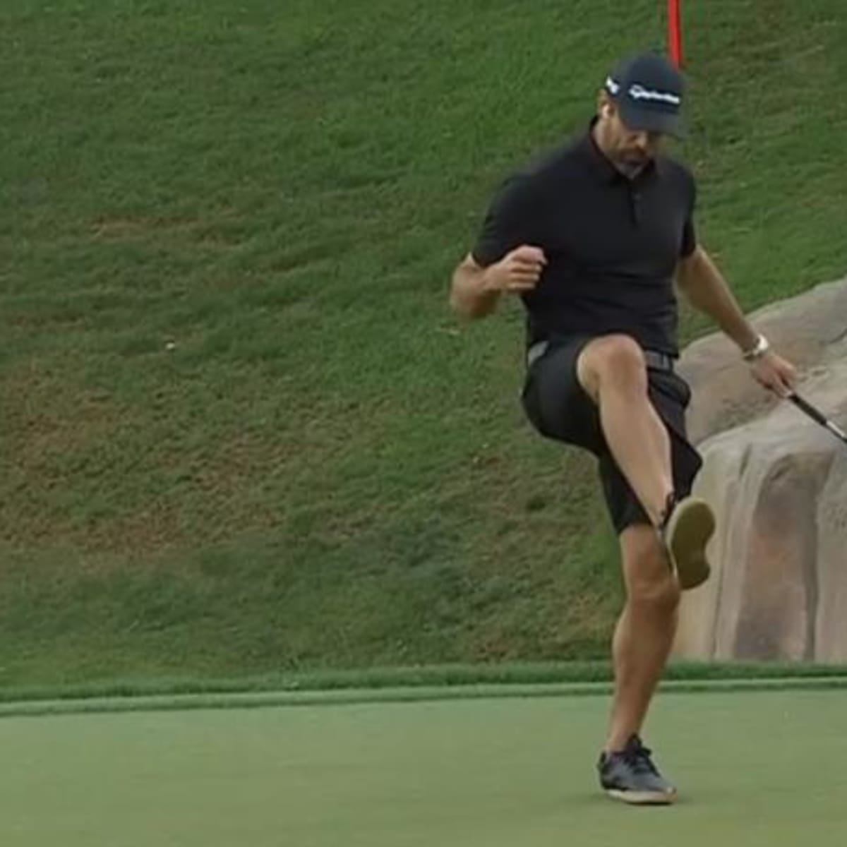 Aaron Rodgers Sinks the Winning Putt in 'The Match' TV Golf Event - Sports  Illustrated Cal Bears News, Analysis and More