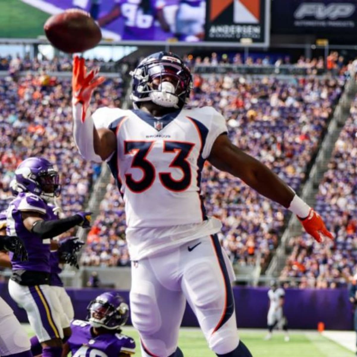 Broncos rookie Javonte Williams making mark with 'angry' highlight carries:  'He runs with something extra' – Greeley Tribune