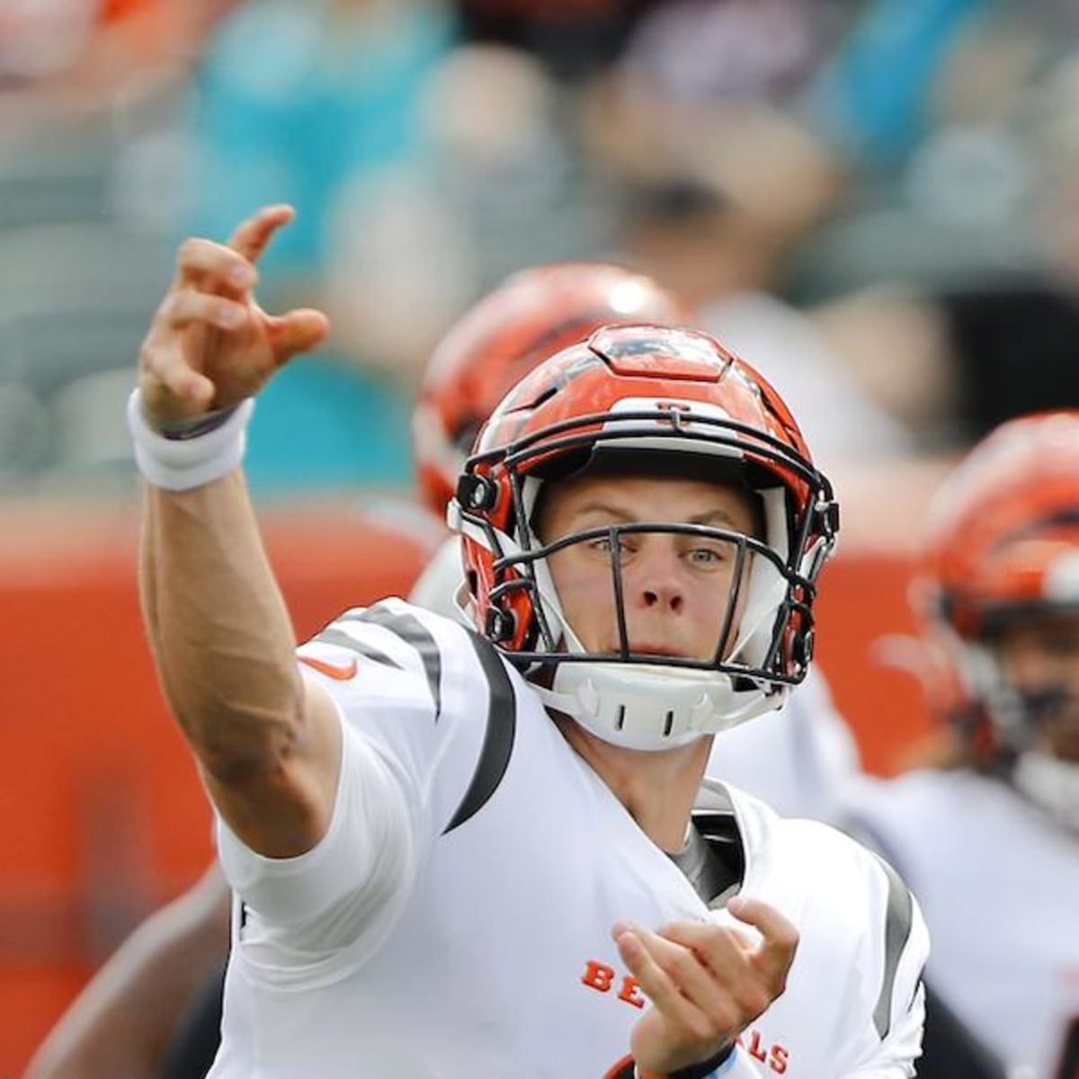 Joe Burrow Gets Standing Ovation From Cincinnati Bengals Fans in