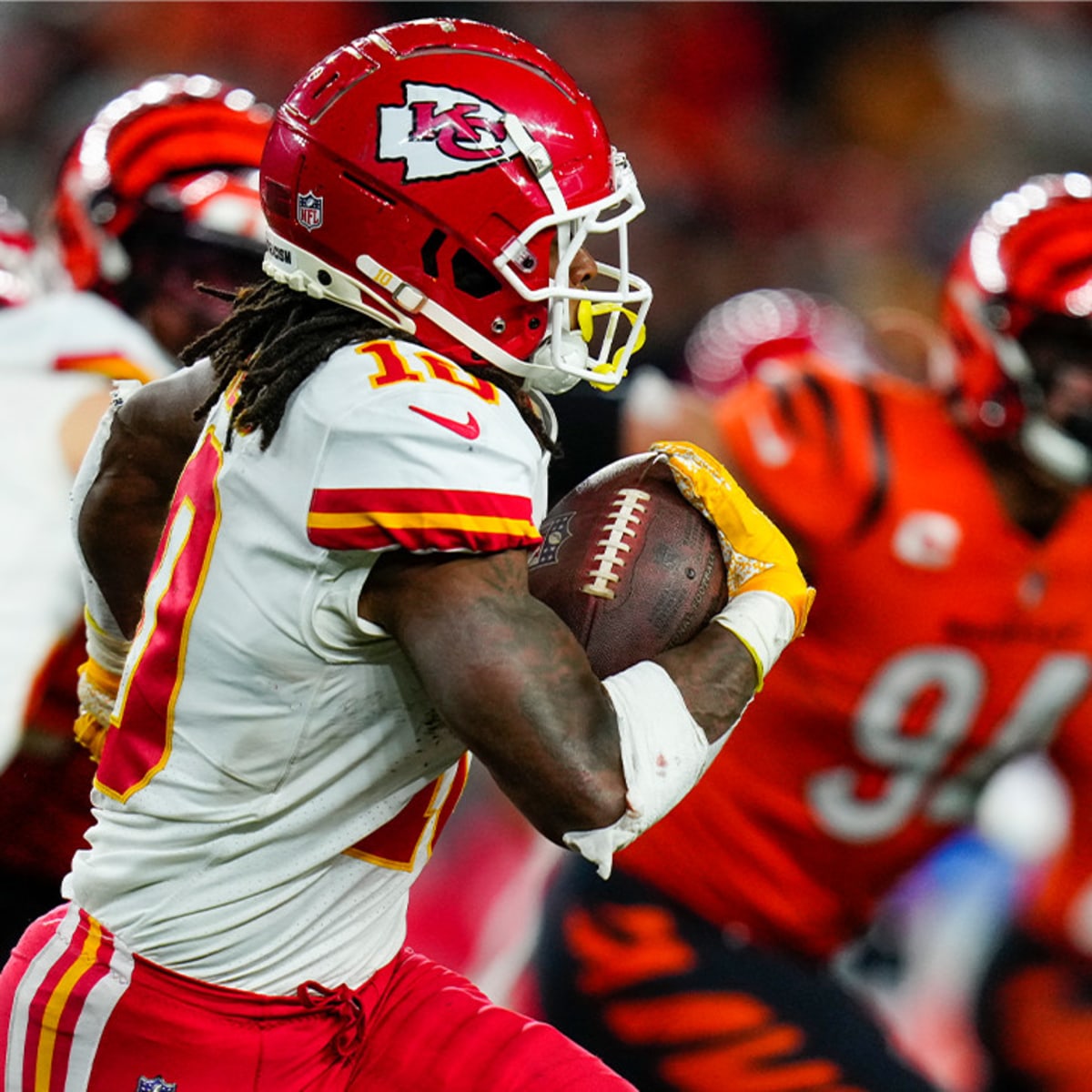 Chiefs Vs Raiders NFL Betting Trends, Stats And Computer Predictions For  Week 18