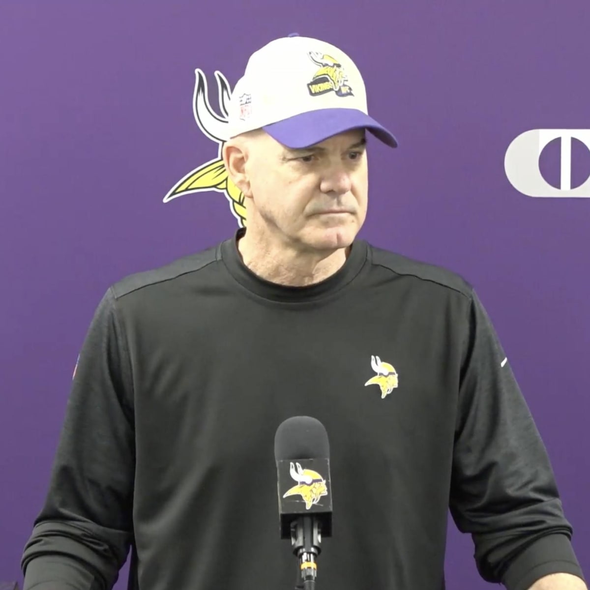 Vikings drop defensive coordinator Donatell