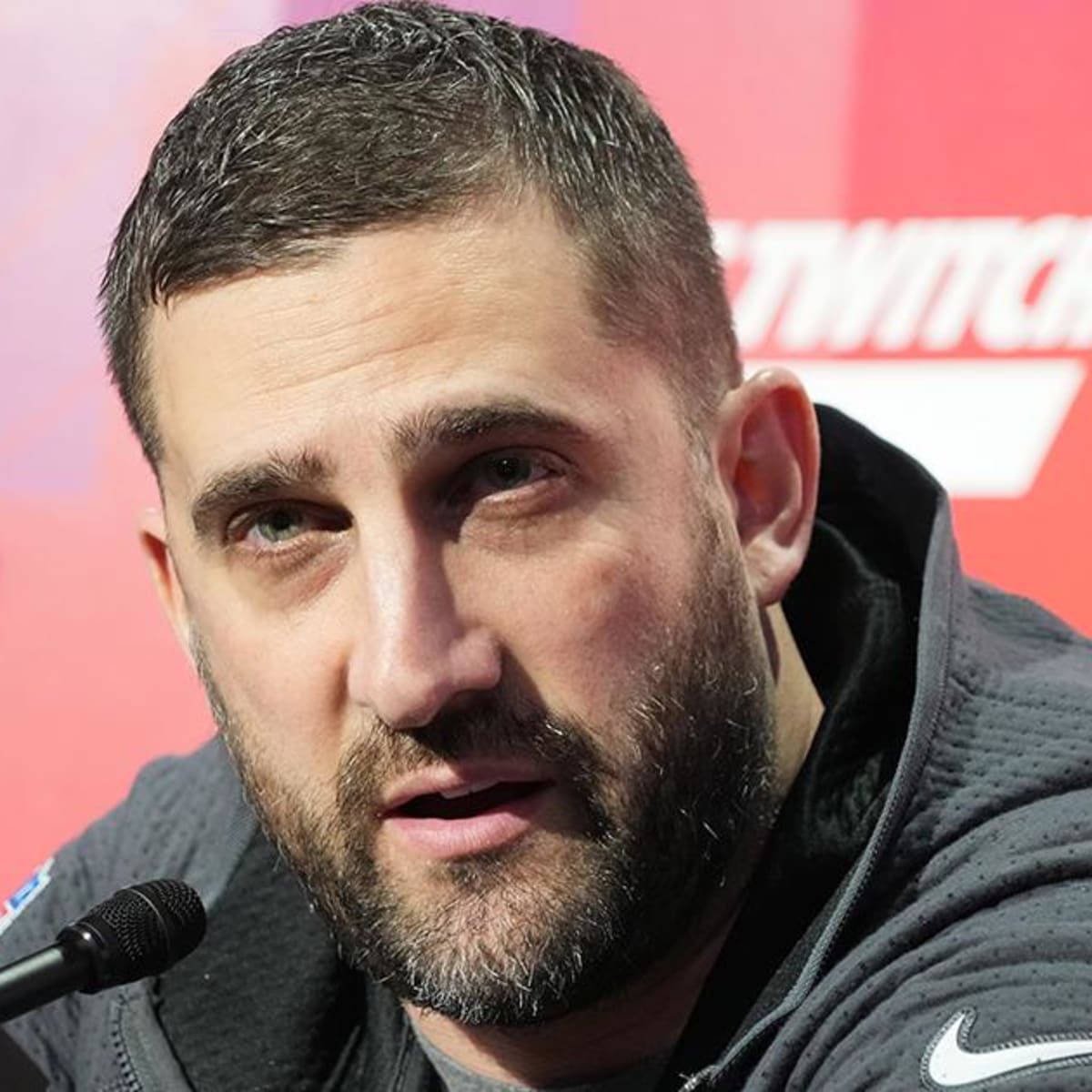 Eagles' Nick Sirianni cries during national anthem before Super Bowl vs.  Chiefs 