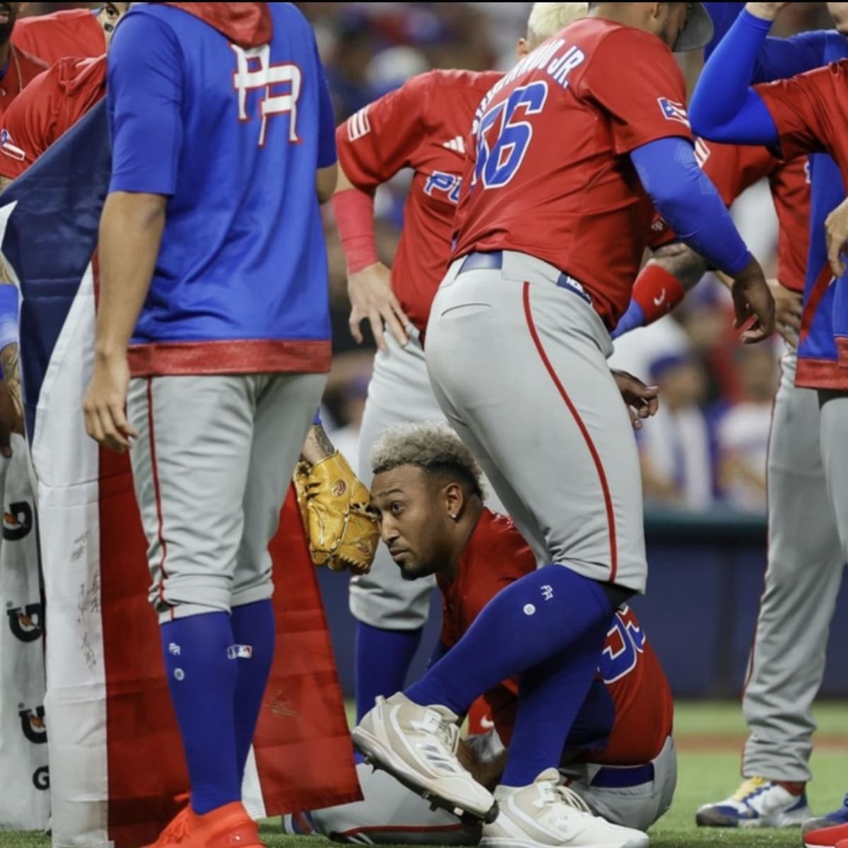 Edwin Diaz injury: Brother Alexis cries during Puerto Rico celebration