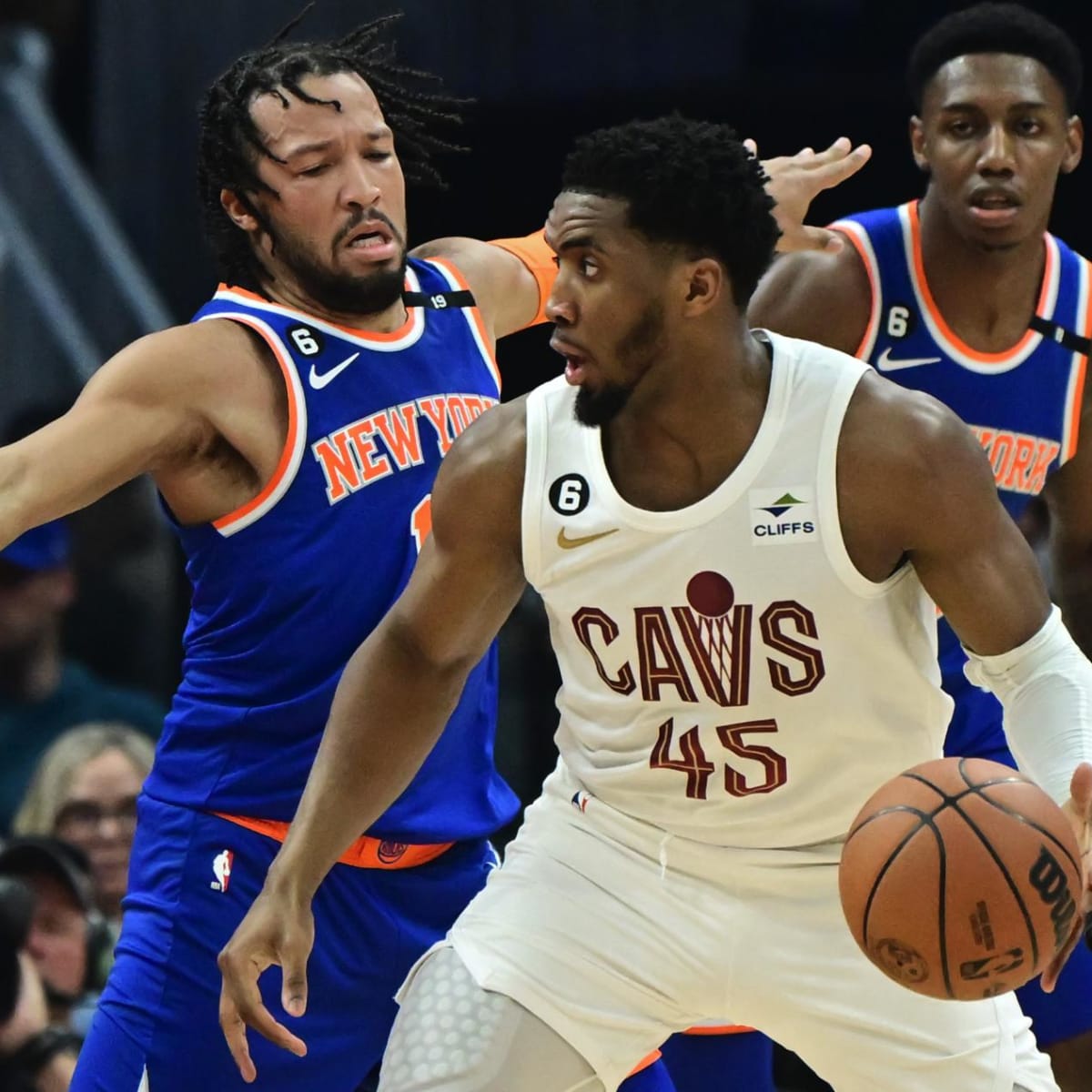 Knicks move closer to playoffs behind Brunson's 48 vs. Cavs