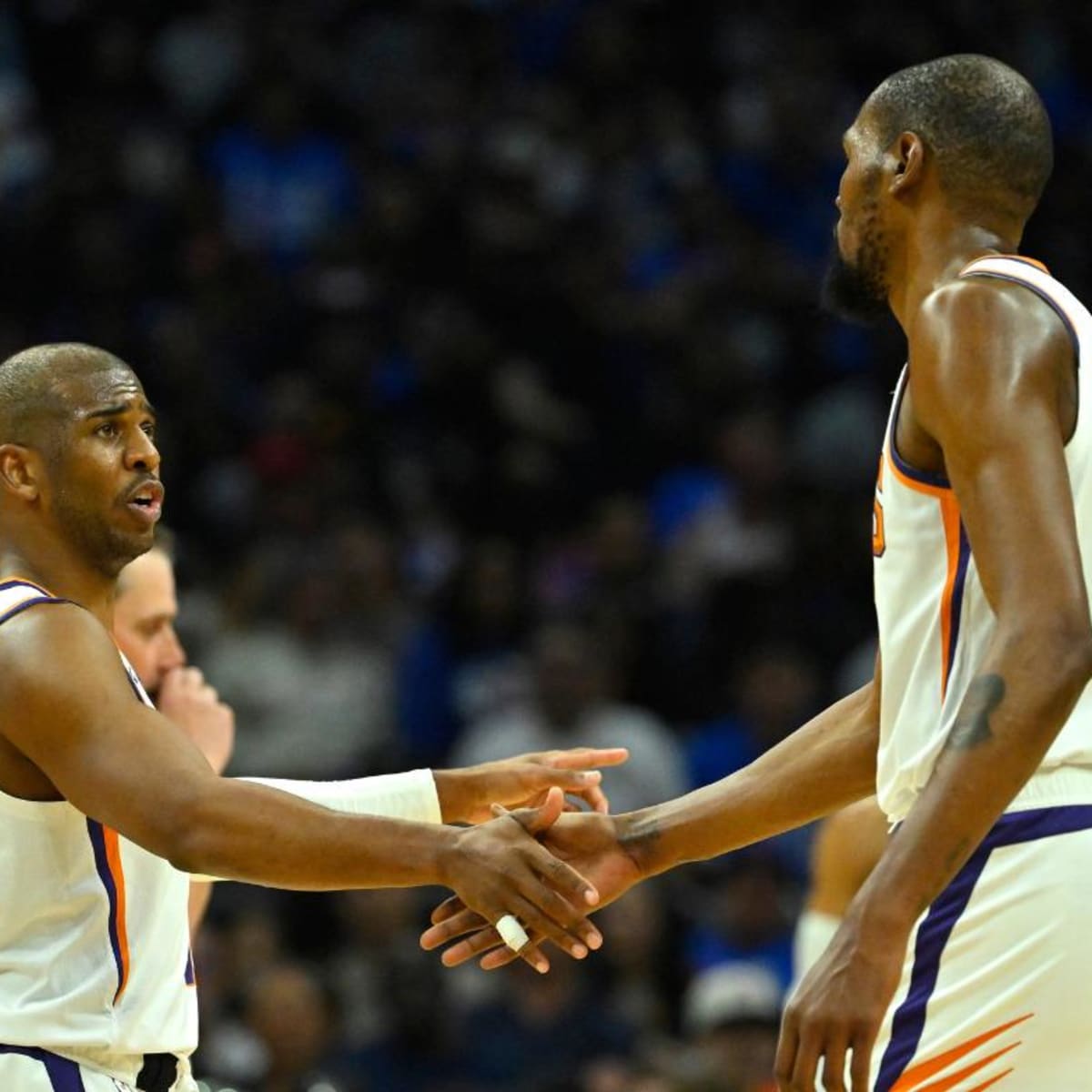 Chris Paul carrying heavy workload to push Suns to wins - Bright Side Of  The Sun
