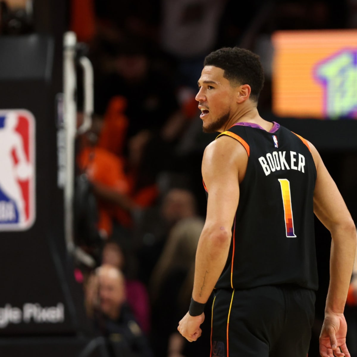 Devin Booker's 45-point performance ties Charles Barkley for most