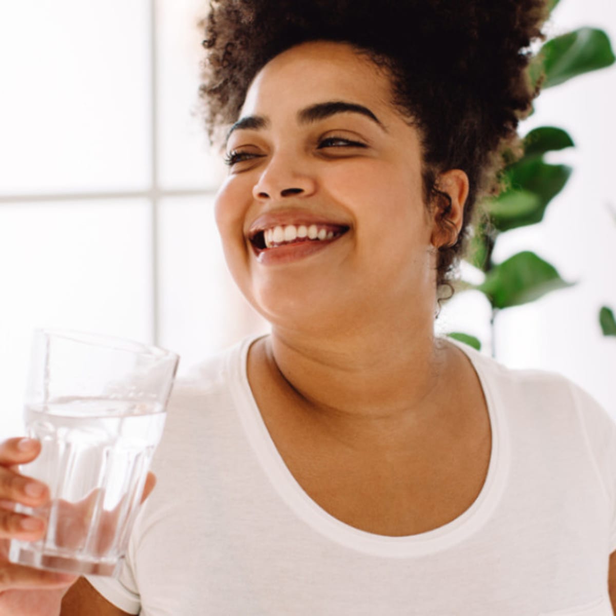 Benefits of Drinking Water: How It Affects Your Energy, Weight & More