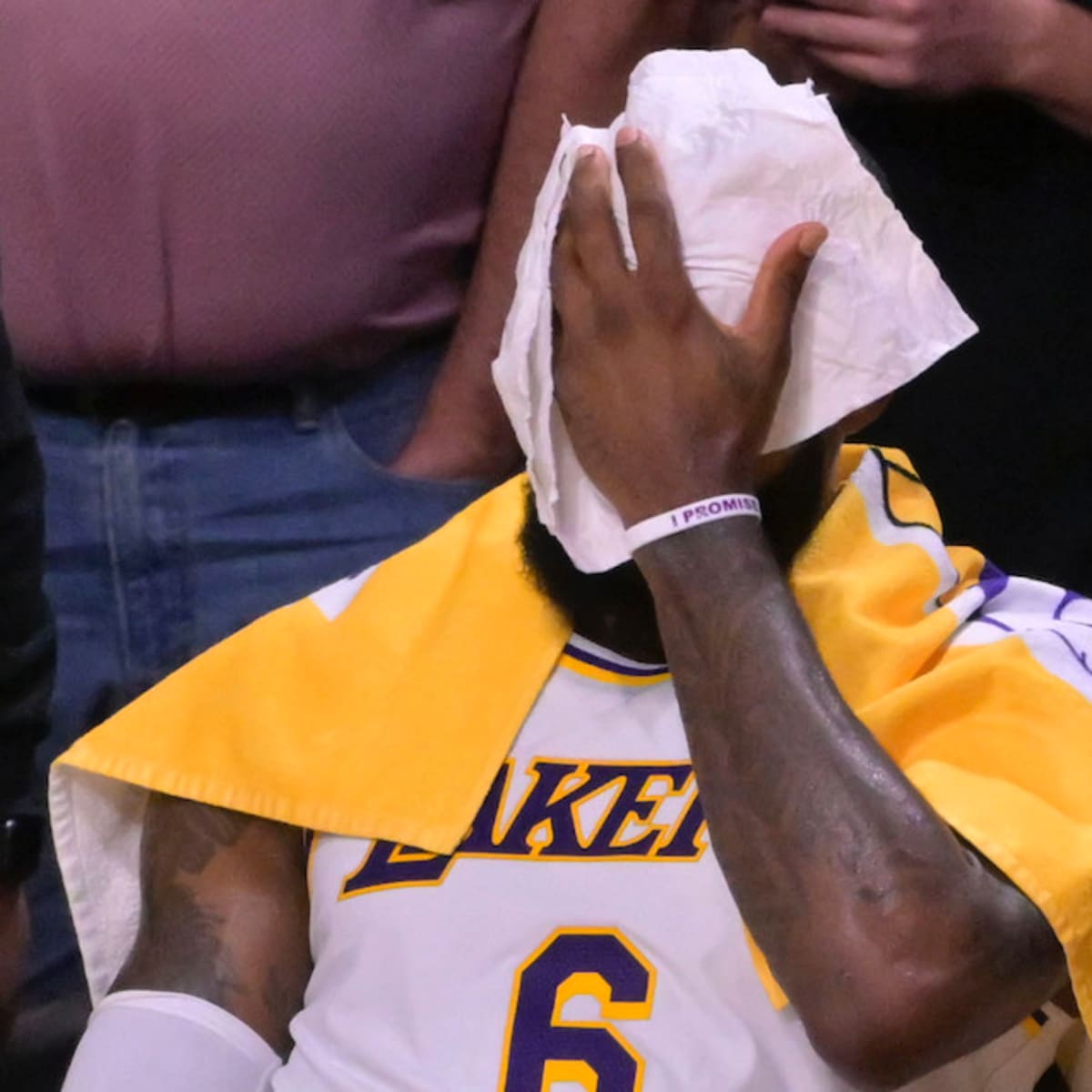 LeBron James-less Lakers lose to Nuggets; play-in hopes dim - Los