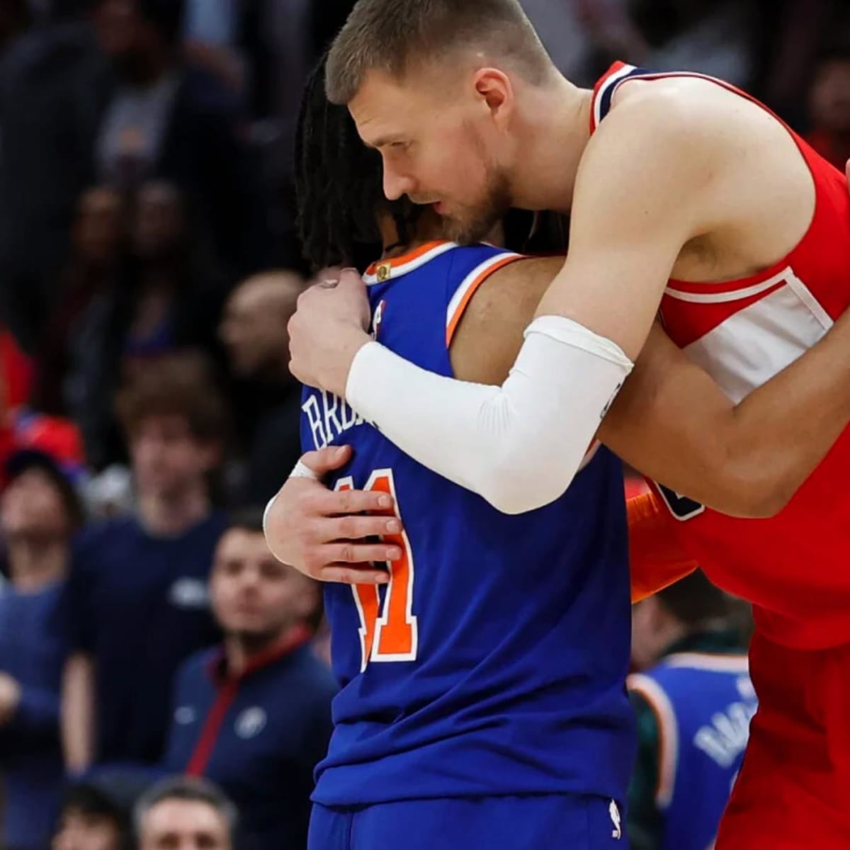 Knicks rookie Kristaps Porzingis is toast of NYC as his jersey is flying  off shelves – New York Daily News