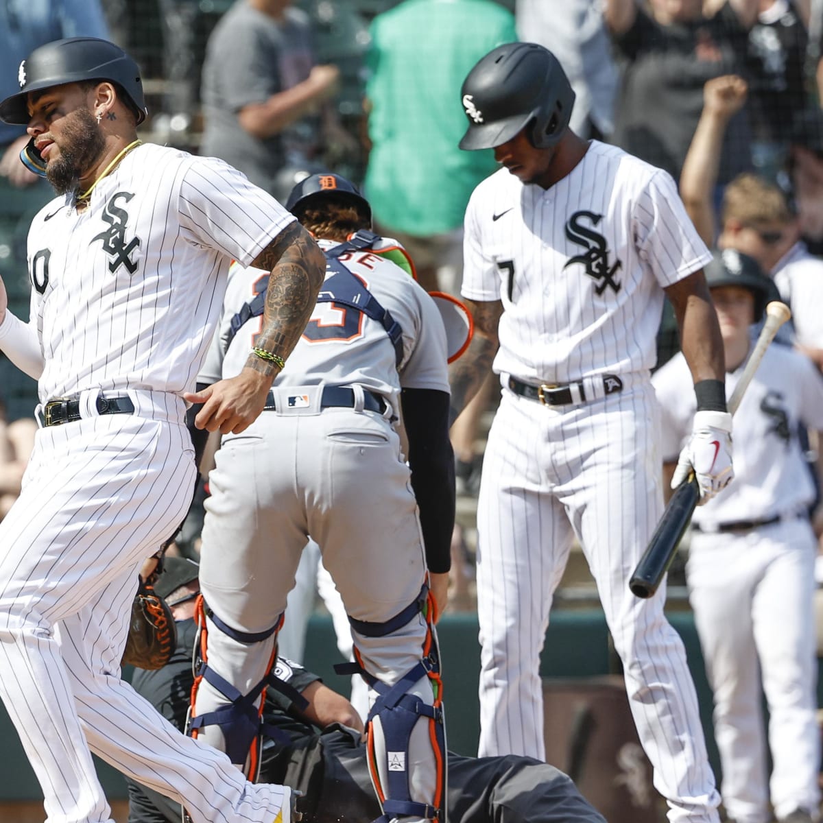 Moncada scores on wild pitch that strikes ump, White Sox beat Tigers 2-1 –  The Oakland Press