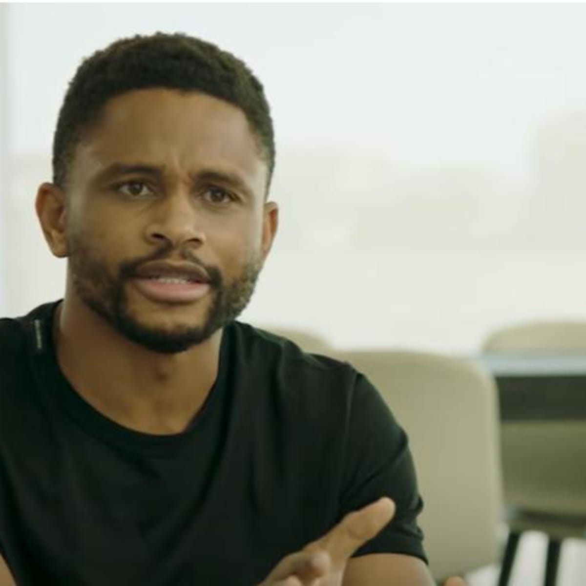 Asomugha, in a surprise, signs with Eagles 