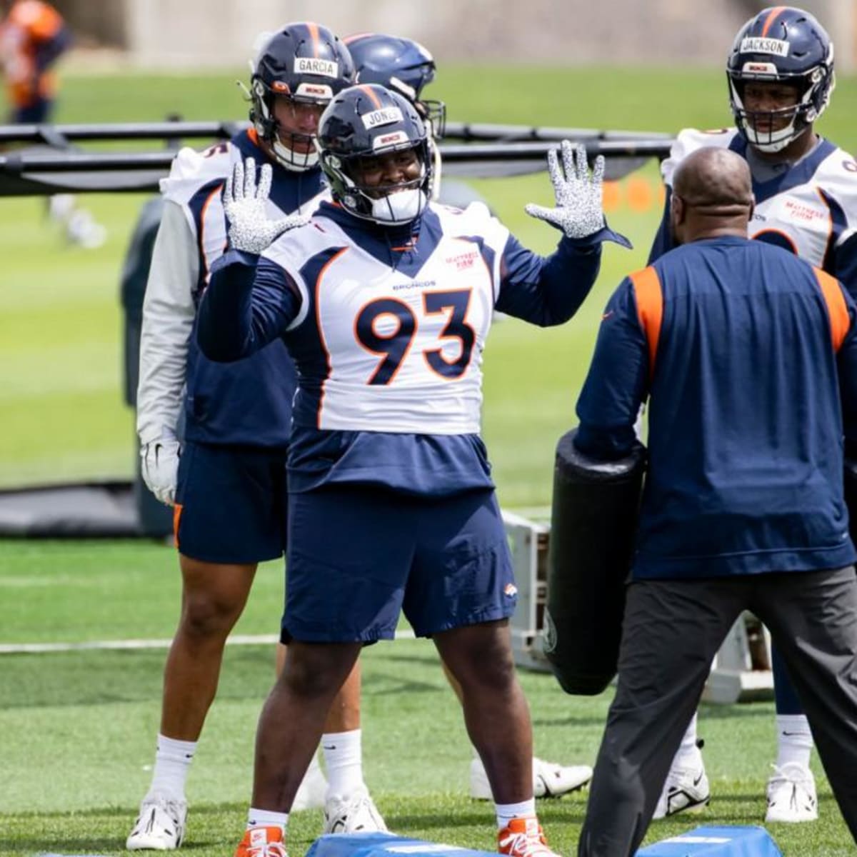 Denver Broncos' New QB Depth Chart Reflects Sean Payton's Philosophy -  Sports Illustrated Mile High Huddle: Denver Broncos News, Analysis and More