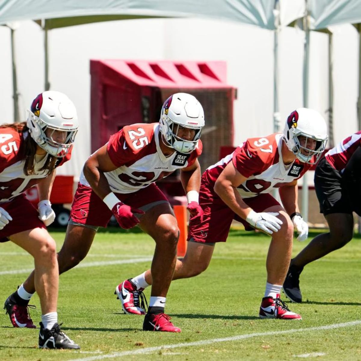 Arizona Cardinals sign rookie OLB Myjai Sanders to a 4-year deal