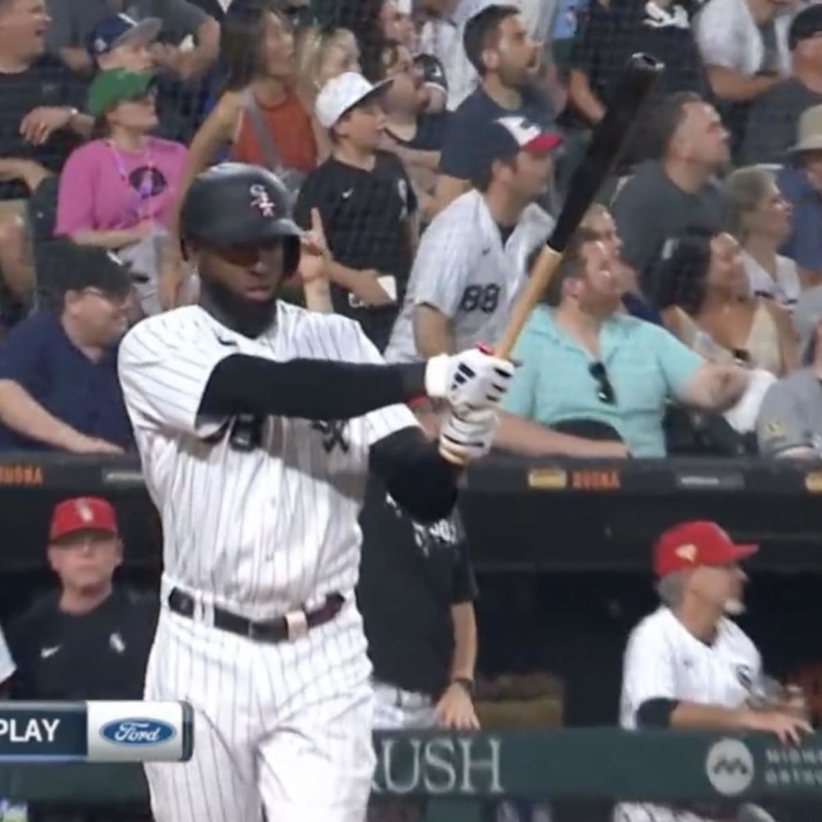 White Sox: Luis Robert Jr.'s Priceless Reaction After Crushing Home Run -  Sports Illustrated