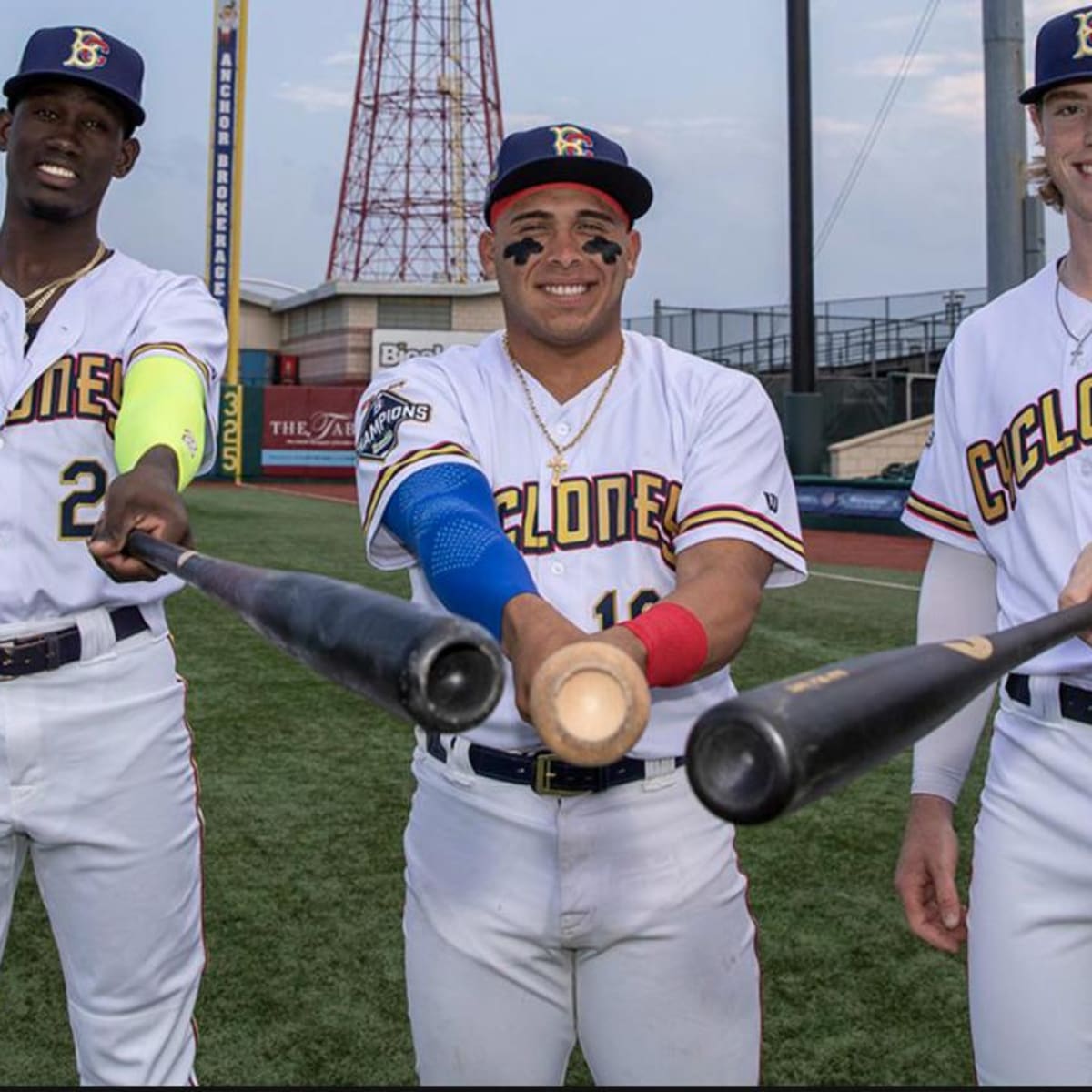 Francisco Lindor helps Brett Baty and Ronny Mauricio during