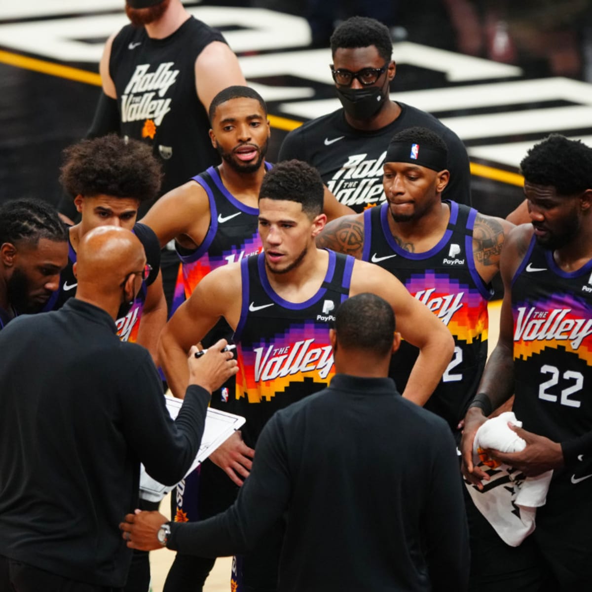 Phoenix Suns unveil new black uniform before 2022-23 NBA season