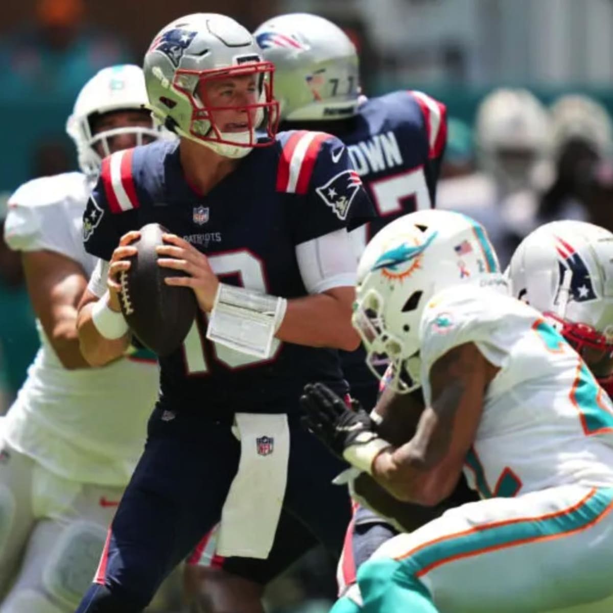 New England Patriots Quarterback Mac Jones Among '3 to Watch' vs. Miami  Dolphins - Sports Illustrated New England Patriots News, Analysis and More