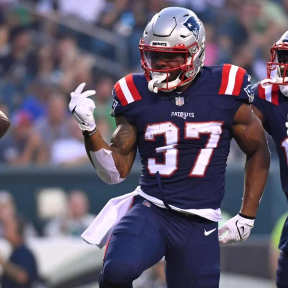 WATCH: Mac Jones, Rhamondre Stevenson Spark First New England Patriots' TD  vs. Green Bay Packers - Sports Illustrated New England Patriots News,  Analysis and More