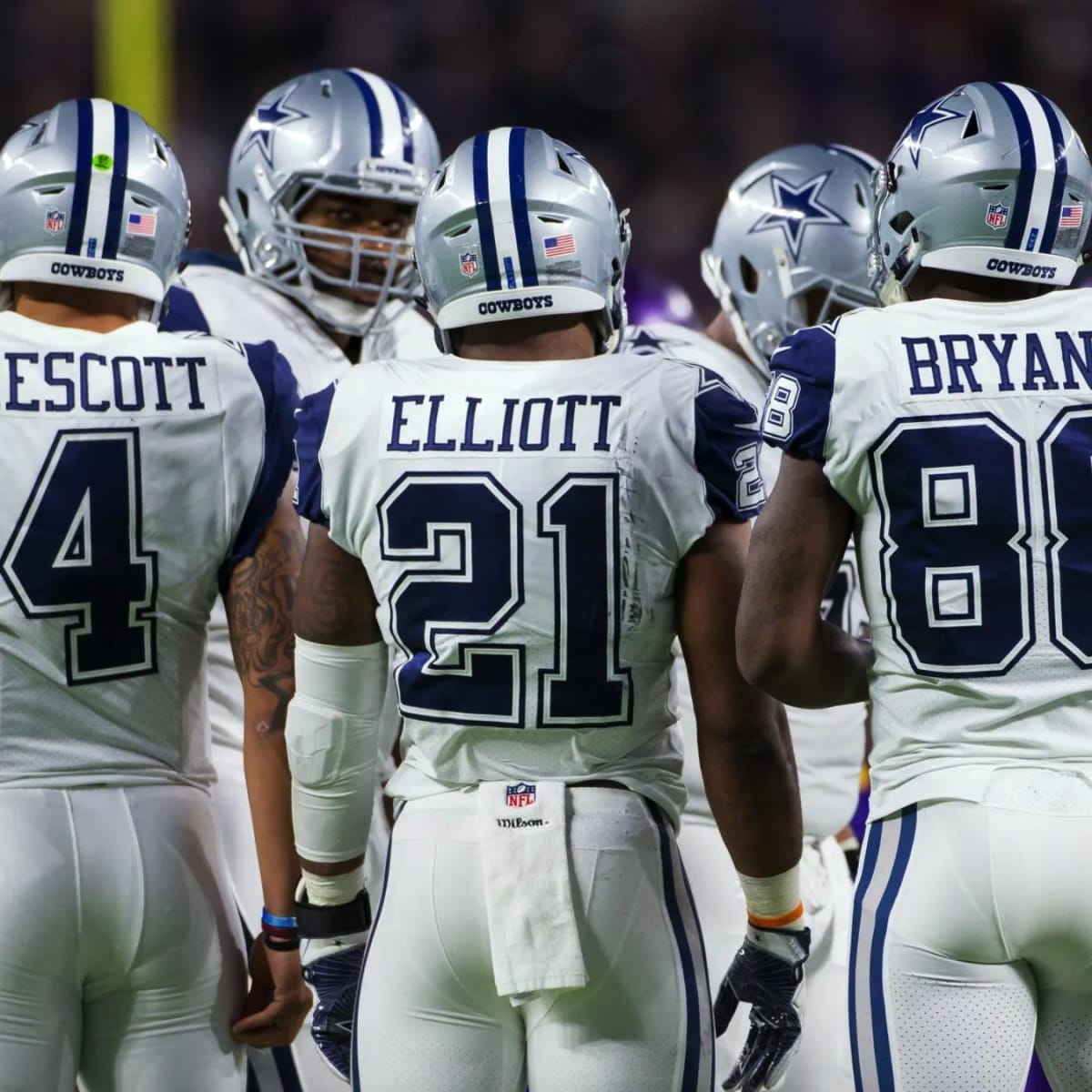 Tweet Break: Elliott's MNF Intro, Cowboys Color Rush, and Dez Bryant Does  Push-ups ✭ Inside The Star