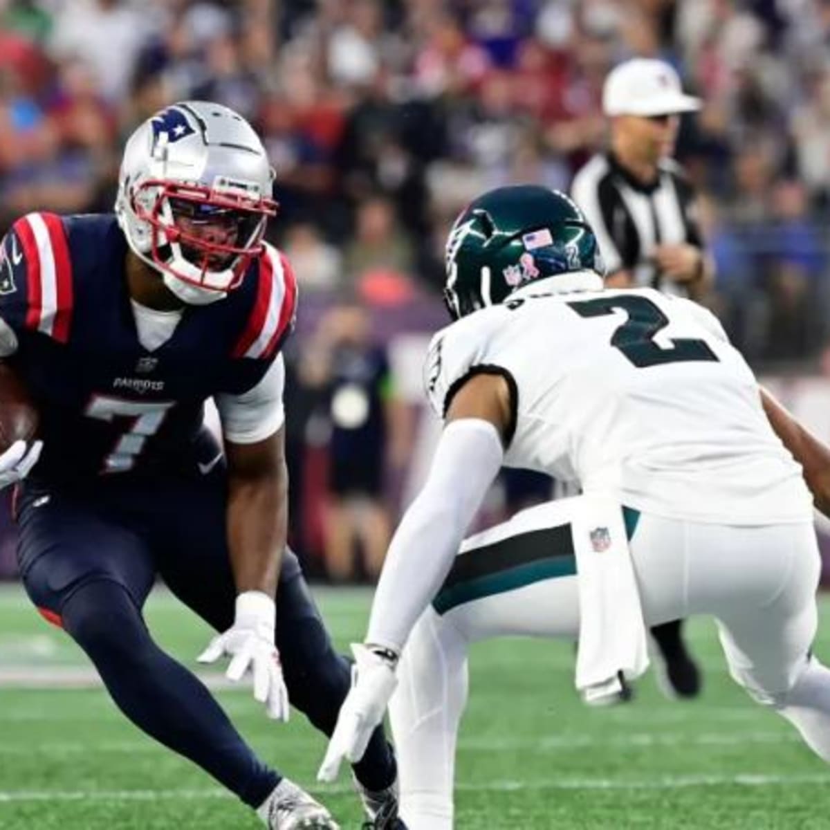 Philadelphia Eagles & New England Patriots Trade Blows, Philly Leads at  Halftime - Sports Illustrated Philadelphia Eagles News, Analysis and More