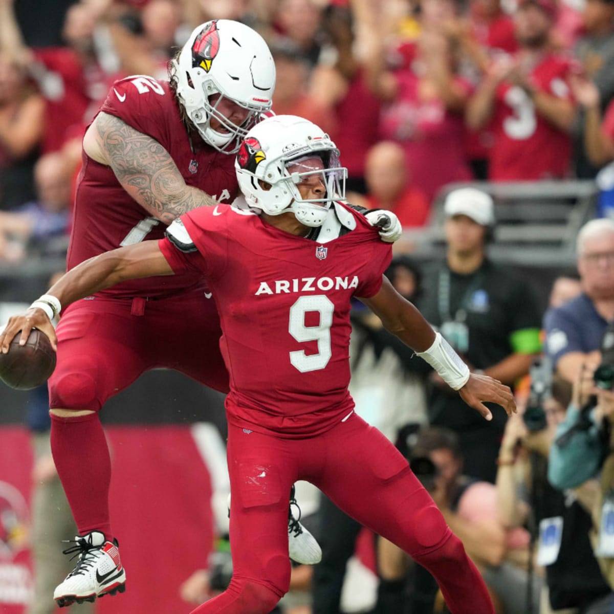 Joshua Dobbs takes off, helps Cardinals jump on Cowboys