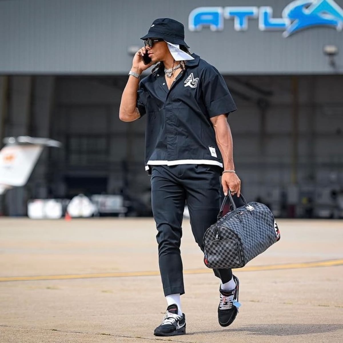 Chase Claypool Wears Nike Air Max 90 'Off-White' - Sports