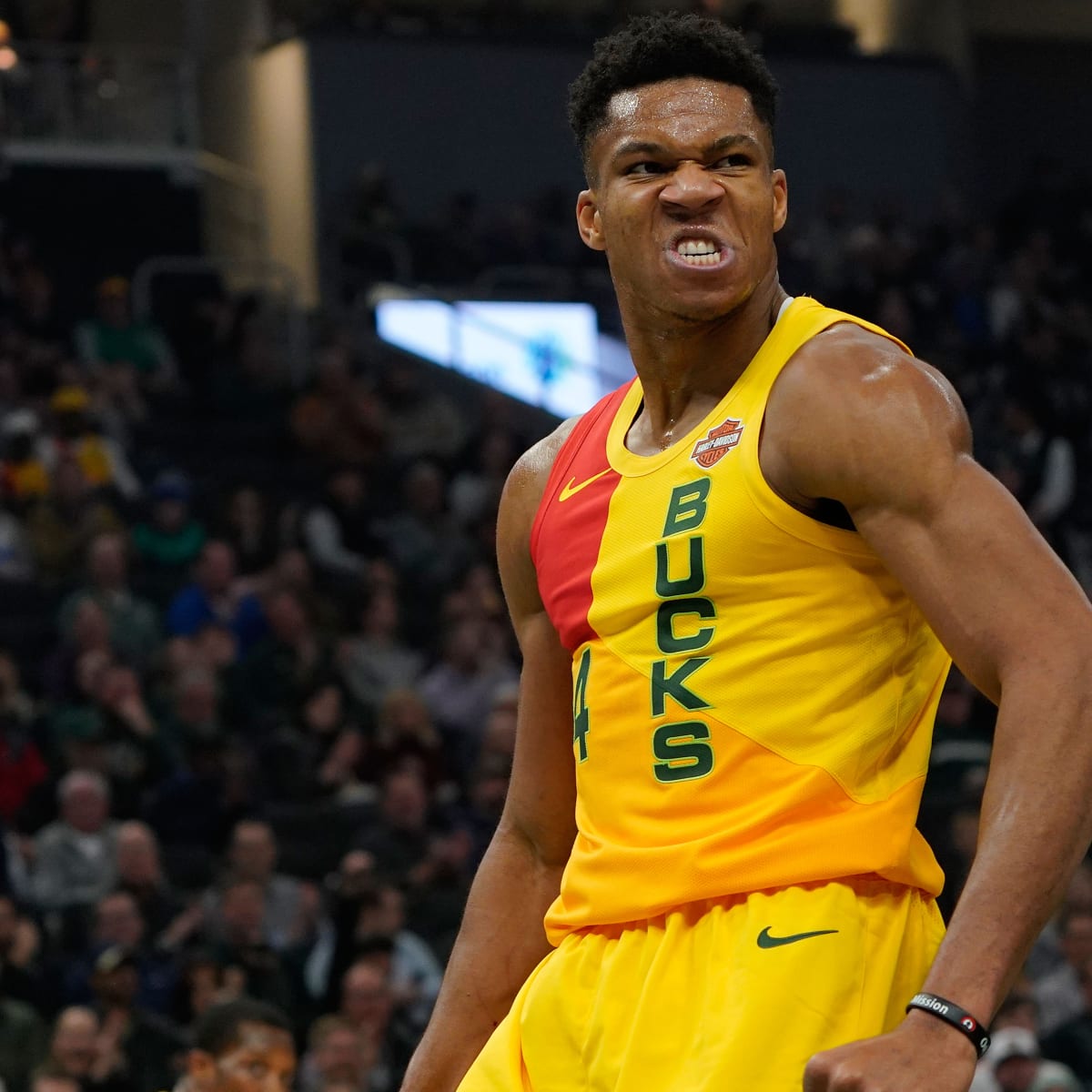 Giannis antetokounmpo cheap yellow jersey