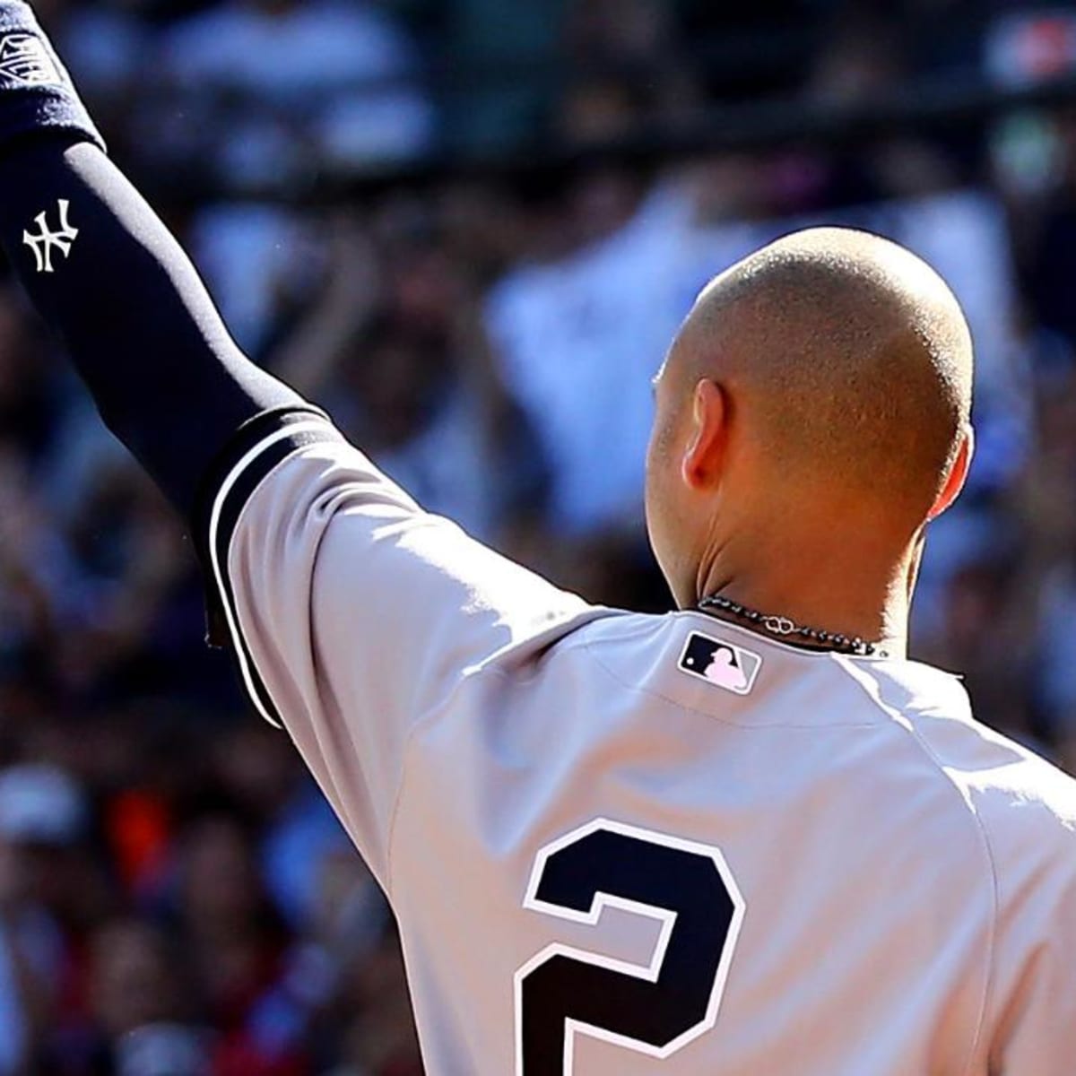 The Yankees retire Derek Jeter's jersey