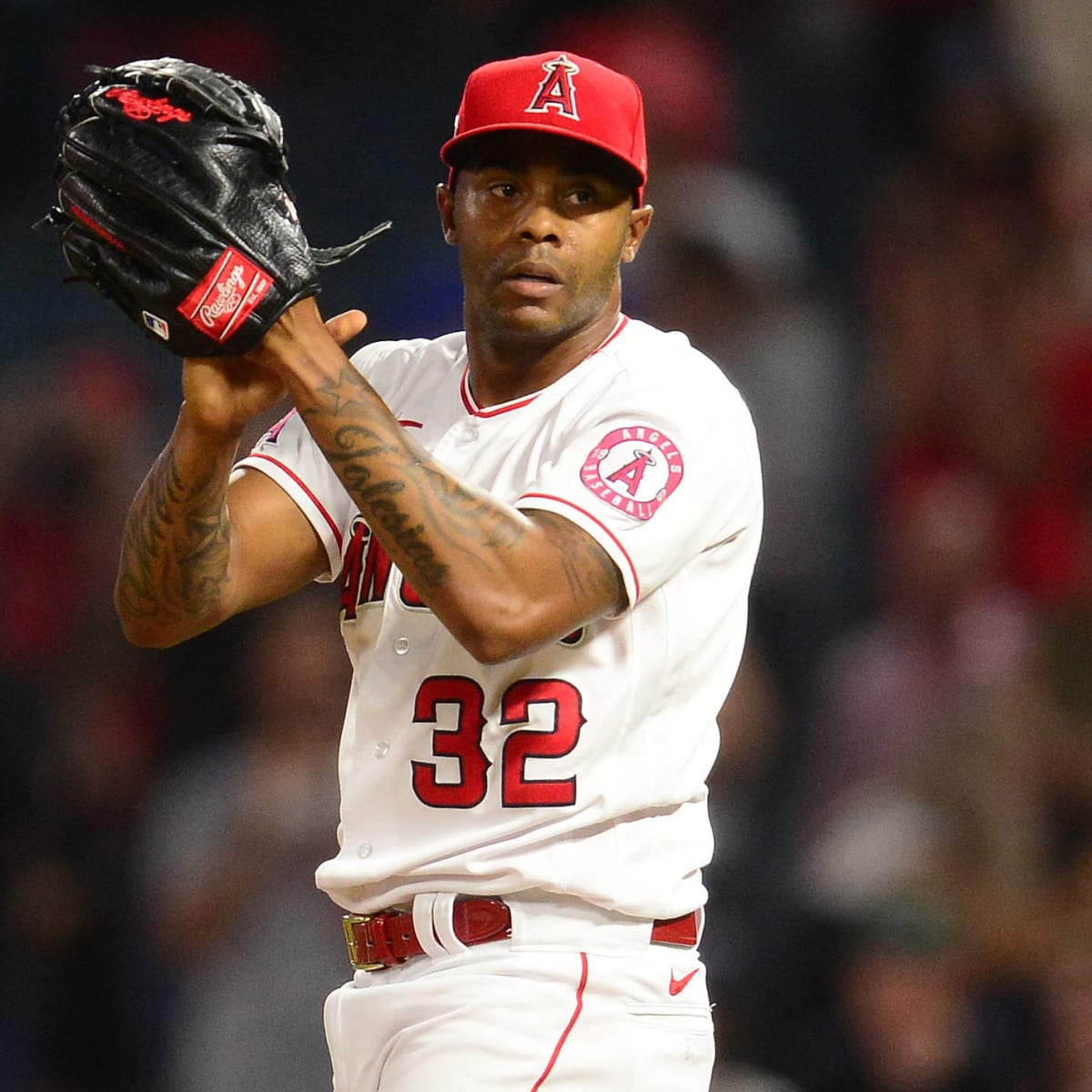 Raisel Iglesias contract: Angels re-sign star closer to four-year