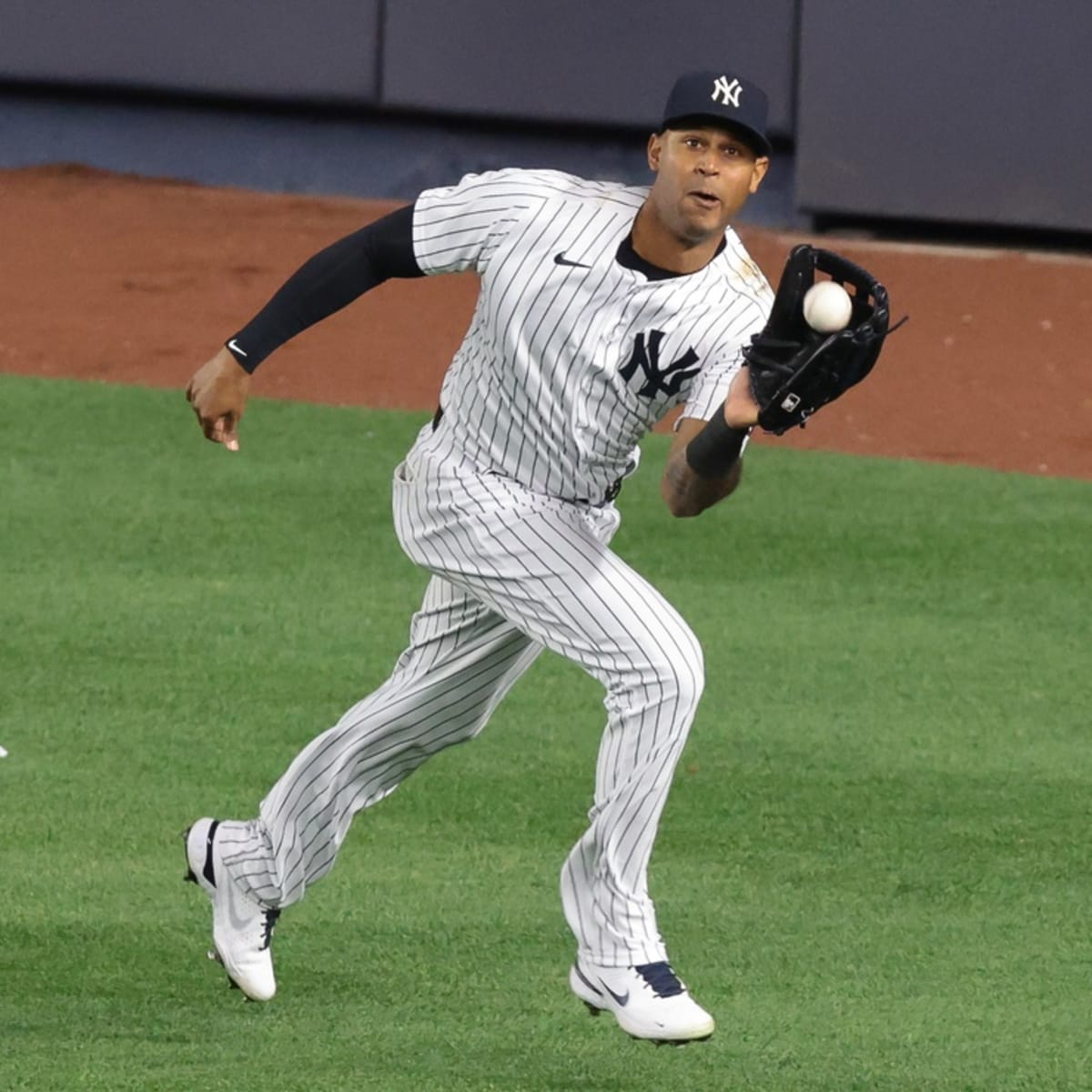 New York Yankees Aaron Hicks may need surgery on wrist injury