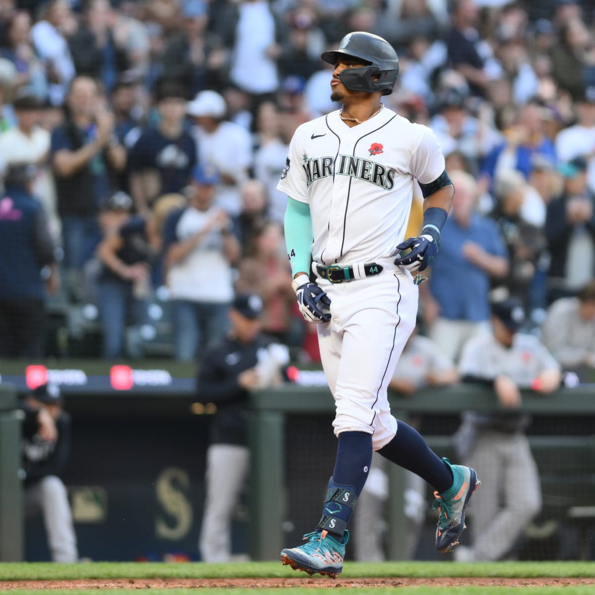 Seattle Mariners' Julio Rodriguez Wins Weekly Award - Fastball