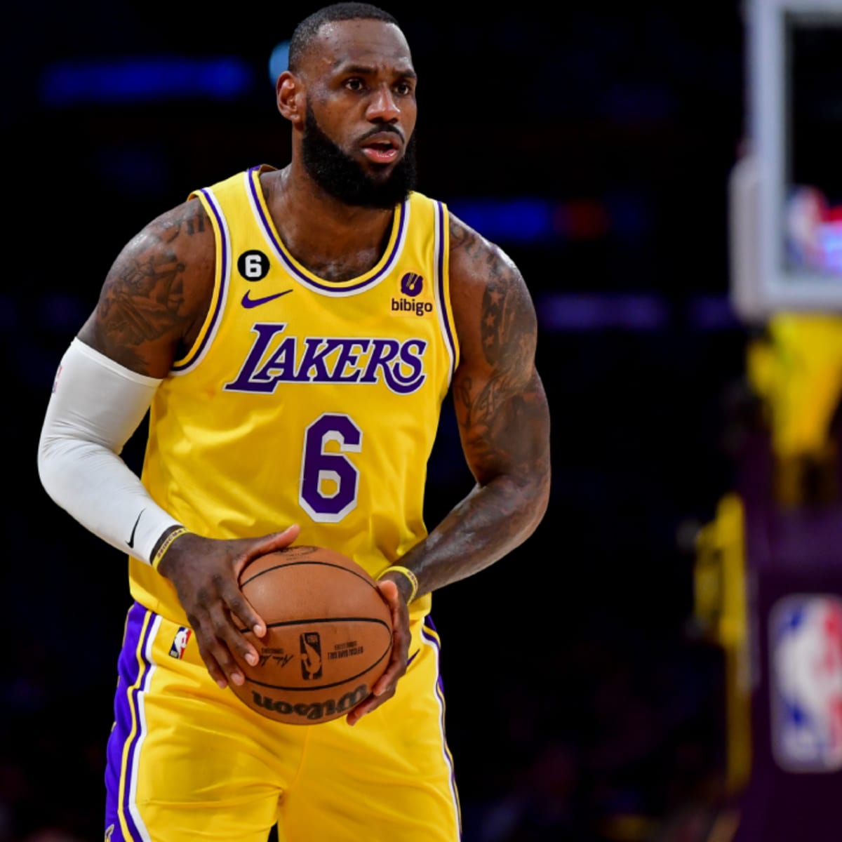 Lebron james sale number in lakers