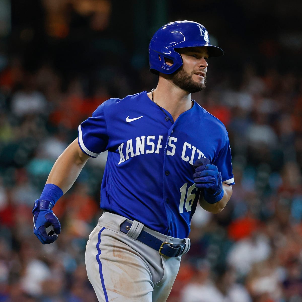 Yankees Acquire All-Star Andrew Benintendi in Trade With Royals