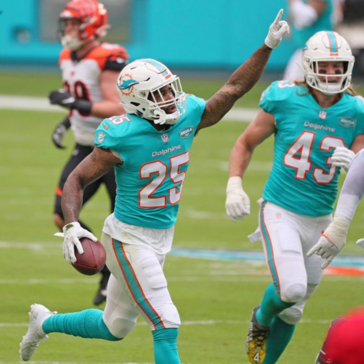 Miami Dolphins open to cornerback Xavien Howard returning to the