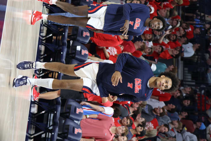 Ole Miss basketball upsets No. 18 Memphis, 67-63, to remain