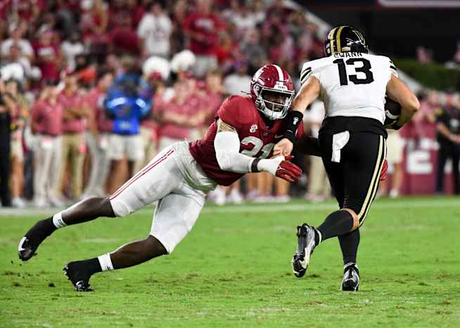 Alabama Crimson Tide linebacker Will Anderson Jr. (31) sacks Vanderbilt Commodores quarterback AJ Swann (13) for a loss at Bryant-Denny Stadium.