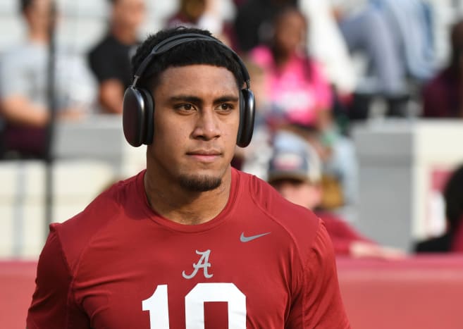 Alabama Crimson Tide linebacker Henry To'o To'o (10) warms up before a game against the Mississippi State Bulldogs at Bryant-Denny Stadium.