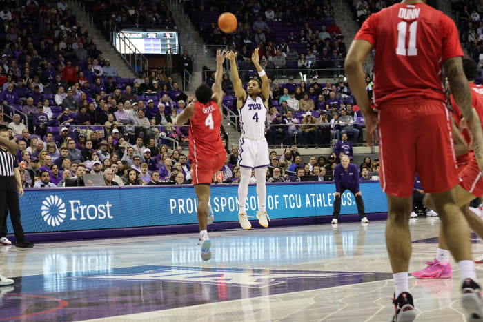 Jameer Nelson Jr. hits a three over Houston's LJ Cryer.