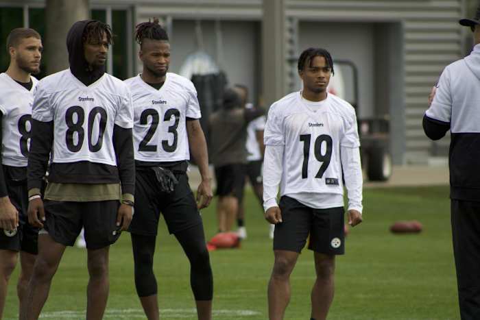 The Steelers rookie wideouts listen to offensive coordinator Matt Canada.