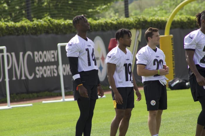 Steelers camp: Rookie WRs George Pickens, Calvin Austin III impress -  Sports Illustrated