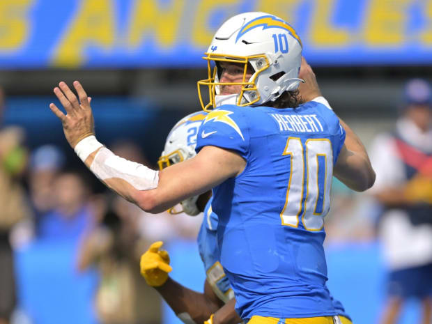 Los Angeles Chargers vs. Los Angeles Rams Betting Odds: Week 17 Point  Spread, Moneyline, Over/Under - Sports Illustrated Los Angeles Chargers  News, Analysis and More