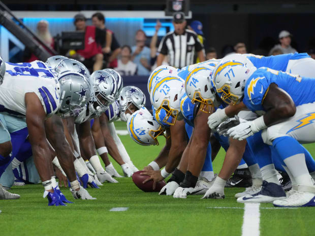 Live In-Game Updates: Los Angeles Chargers vs. Kansas City Chiefs Week 11 -  Sports Illustrated Los Angeles Chargers News, Analysis and More