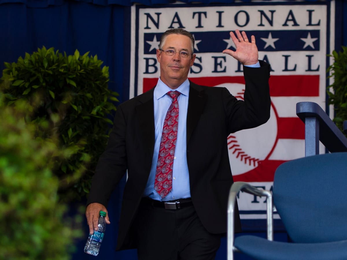 Greg Maddux to serve as special instructor during Rangers' Spring Training