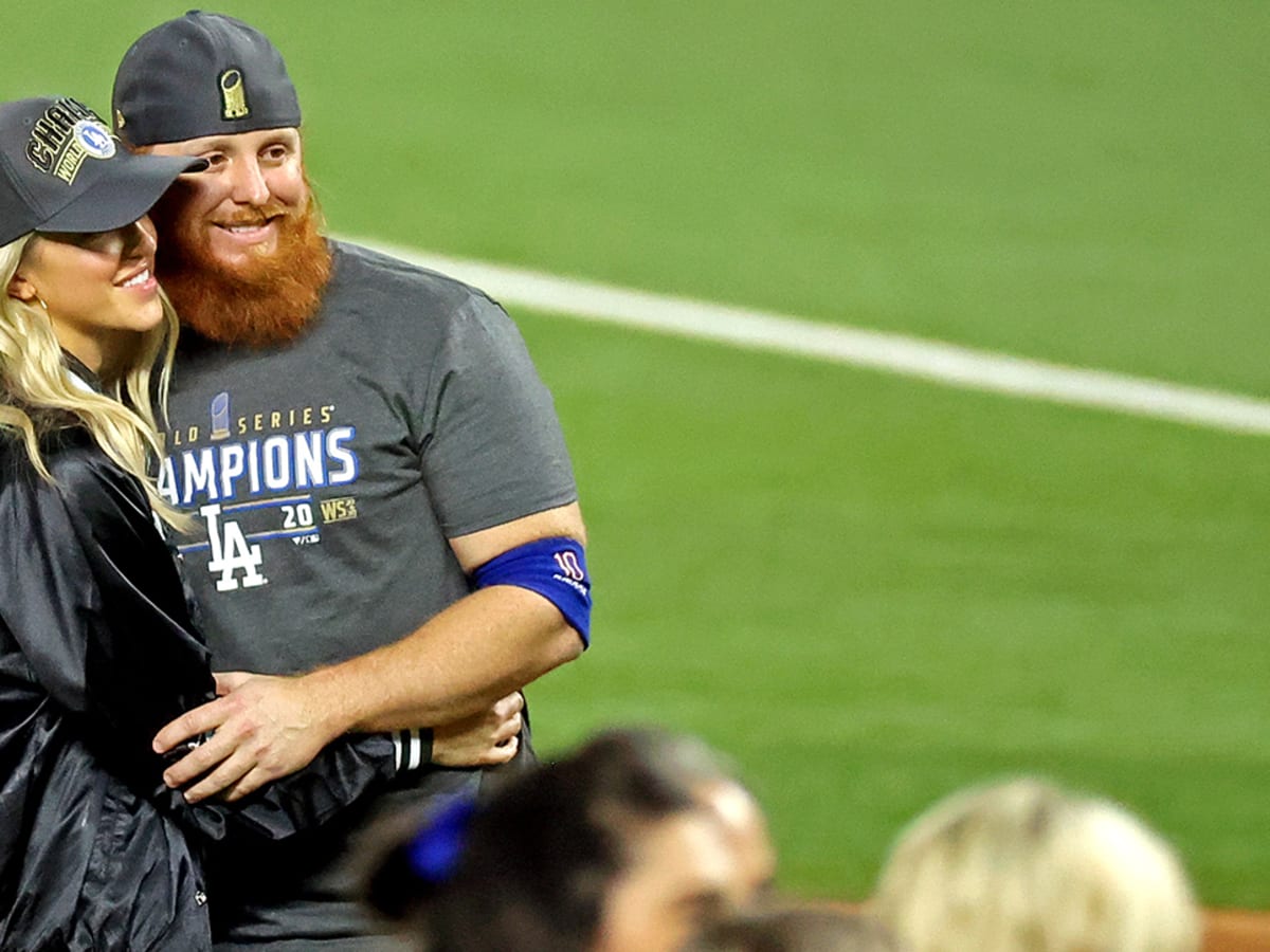 Justin Turner's Wife Says Red Sox Veteran Got 16 Stitches After Gruesome  Injury - Sports Illustrated